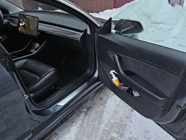 Серый Тесла Модель 3, объемом двигателя 0 л и пробегом 108 тыс. км за 15000 $, фото 16 на Automoto.ua