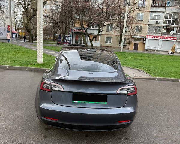 Серый Тесла Модель 3, объемом двигателя 0 л и пробегом 105 тыс. км за 24600 $, фото 5 на Automoto.ua