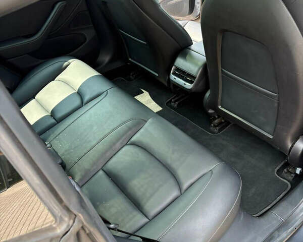 Серый Тесла Модель 3, объемом двигателя 0 л и пробегом 82 тыс. км за 15800 $, фото 18 на Automoto.ua