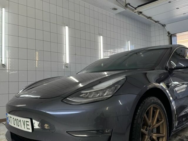 Серый Тесла Модель 3, объемом двигателя 0 л и пробегом 93 тыс. км за 20900 $, фото 14 на Automoto.ua