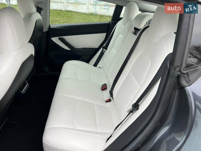 Сірий Тесла Модель 3, об'ємом двигуна 0 л та пробігом 110 тис. км за 20000 $, фото 13 на Automoto.ua