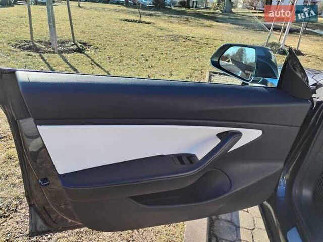 Серый Тесла Модель 3, объемом двигателя 0 л и пробегом 146 тыс. км за 16500 $, фото 7 на Automoto.ua