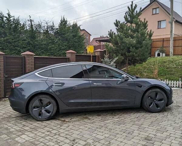Серый Тесла Модель 3, объемом двигателя 0 л и пробегом 68 тыс. км за 23500 $, фото 8 на Automoto.ua