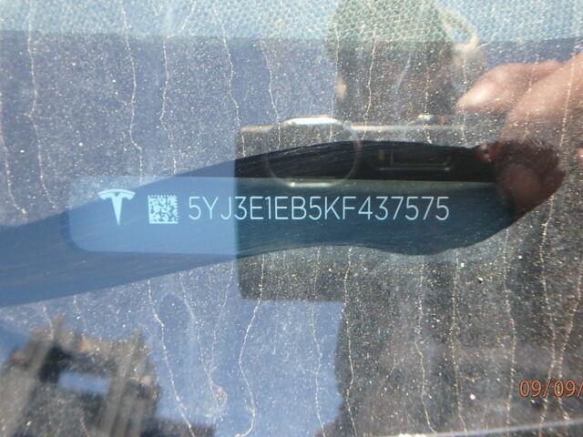 Серый Тесла Модель 3, объемом двигателя 0 л и пробегом 205 тыс. км за 10800 $, фото 5 на Automoto.ua