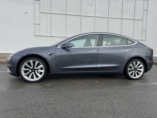 Серый Тесла Модель 3, объемом двигателя 0 л и пробегом 98 тыс. км за 15800 $, фото 3 на Automoto.ua