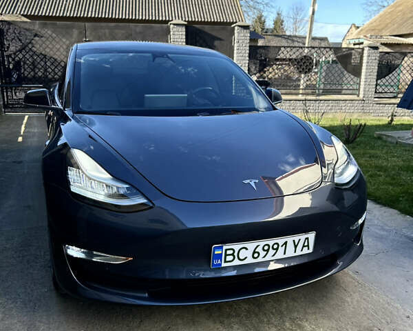 Серый Тесла Модель 3, объемом двигателя 0 л и пробегом 51 тыс. км за 16200 $, фото 10 на Automoto.ua