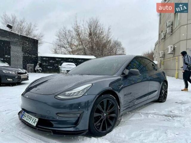 Серый Тесла Модель 3, объемом двигателя 0 л и пробегом 140 тыс. км за 17000 $, фото 1 на Automoto.ua
