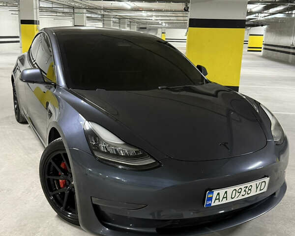 Серый Тесла Модель 3, объемом двигателя 0 л и пробегом 135 тыс. км за 19000 $, фото 1 на Automoto.ua