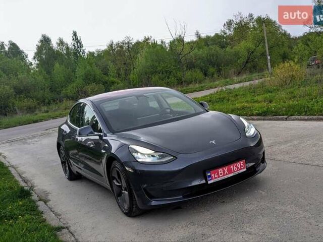 Серый Тесла Модель 3, объемом двигателя 0 л и пробегом 124 тыс. км за 20600 $, фото 2 на Automoto.ua