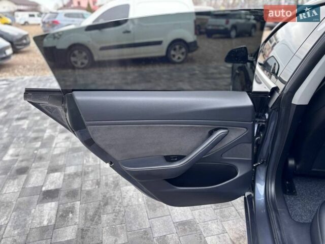 Серый Тесла Модель 3, объемом двигателя 0 л и пробегом 151 тыс. км за 15299 $, фото 17 на Automoto.ua