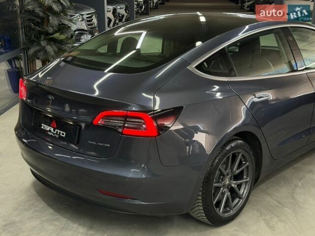 Серый Тесла Модель 3, объемом двигателя 0 л и пробегом 56 тыс. км за 16900 $, фото 16 на Automoto.ua