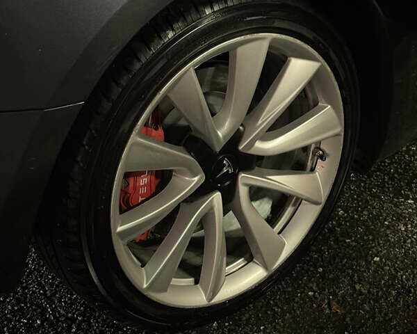 Серый Тесла Модель 3, объемом двигателя 0 л и пробегом 87 тыс. км за 20000 $, фото 5 на Automoto.ua