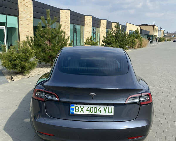 Тесла Модель 3 2019 у Хмельницькому на Automoto.ua Сірий Тесла Модель 3, об'ємом двигуна 0 л та пробігом 205 тис. км за 17399 $, фото 1 на Automoto.ua
