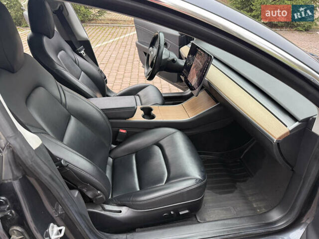 Сірий Тесла Модель 3, об'ємом двигуна 0 л та пробігом 209 тис. км за 17000 $, фото 24 на Automoto.ua