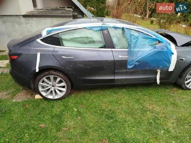 Серый Тесла Модель 3, объемом двигателя 0 л и пробегом 105 тыс. км за 8750 $, фото 2 на Automoto.ua