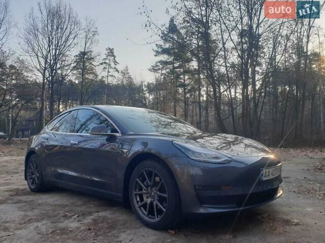 Серый Тесла Модель 3, объемом двигателя 0 л и пробегом 70 тыс. км за 18500 $, фото 2 на Automoto.ua