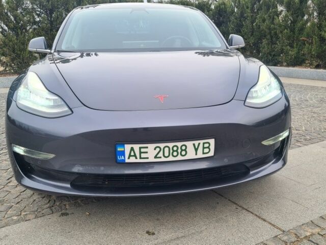 Серый Тесла Модель 3, объемом двигателя 0 л и пробегом 85 тыс. км за 18000 $, фото 4 на Automoto.ua