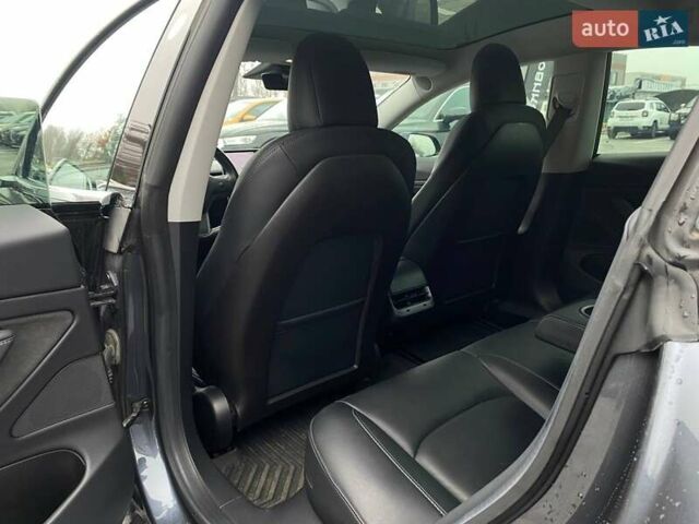 Серый Тесла Модель 3, объемом двигателя 0 л и пробегом 158 тыс. км за 20490 $, фото 24 на Automoto.ua