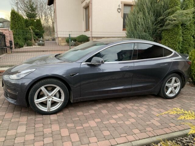Серый Тесла Модель 3, объемом двигателя 0 л и пробегом 134 тыс. км за 15000 $, фото 3 на Automoto.ua