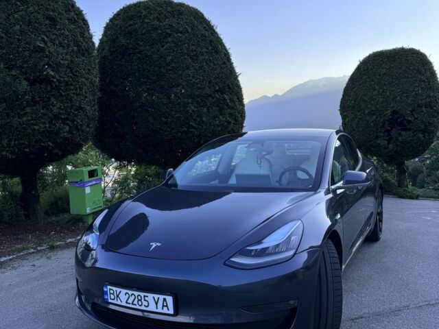 Сірий Тесла Модель 3, об'ємом двигуна 0 л та пробігом 126 тис. км за 21000 $, фото 1 на Automoto.ua