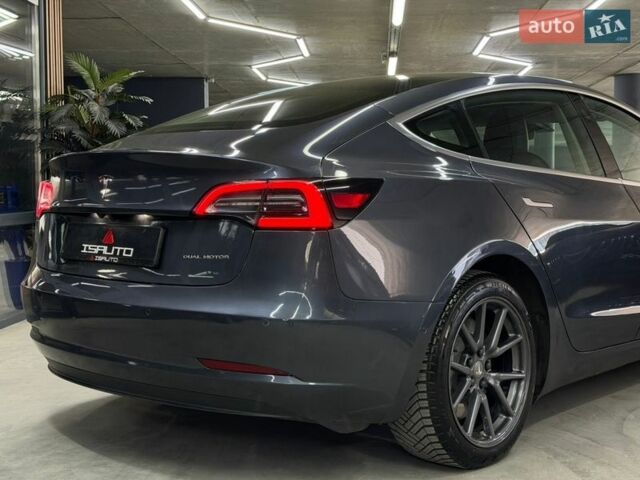 Серый Тесла Модель 3, объемом двигателя 0 л и пробегом 56 тыс. км за 16900 $, фото 17 на Automoto.ua