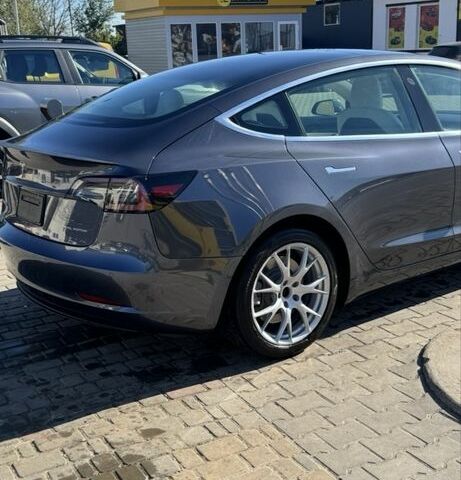 Сірий Тесла Модель 3, об'ємом двигуна 2 л та пробігом 200 тис. км за 15000 $, фото 3 на Automoto.ua
