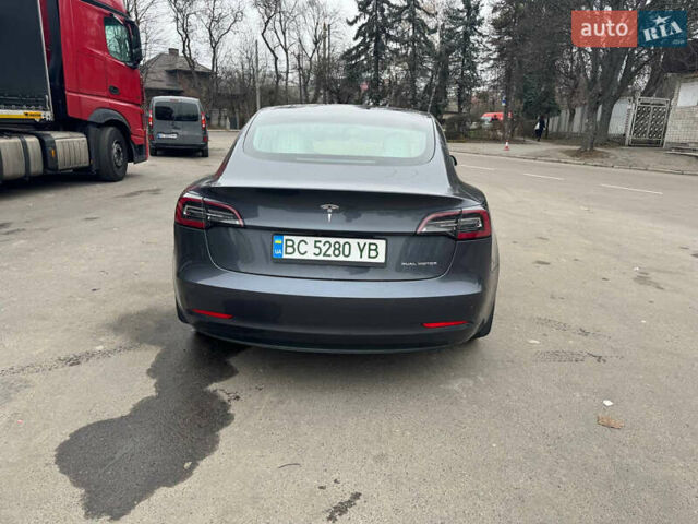 Серый Тесла Модель 3, объемом двигателя 0 л и пробегом 137 тыс. км за 18000 $, фото 1 на Automoto.ua
