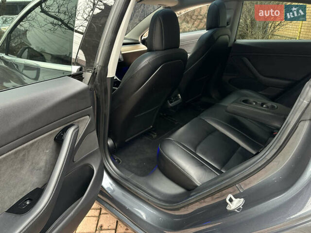 Сірий Тесла Модель 3, об'ємом двигуна 0 л та пробігом 150 тис. км за 16099 $, фото 13 на Automoto.ua