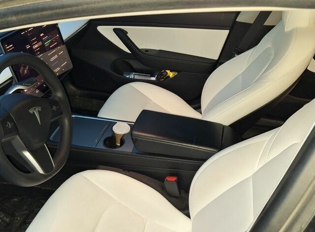 Сірий Тесла Модель 3, об'ємом двигуна 0 л та пробігом 49 тис. км за 21000 $, фото 4 на Automoto.ua