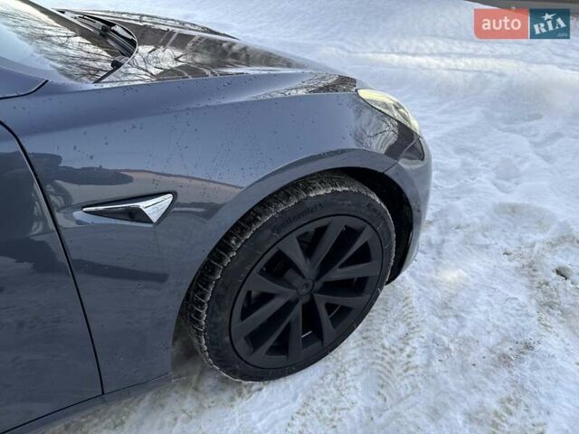 Серый Тесла Модель 3, объемом двигателя 0 л и пробегом 99 тыс. км за 17700 $, фото 17 на Automoto.ua