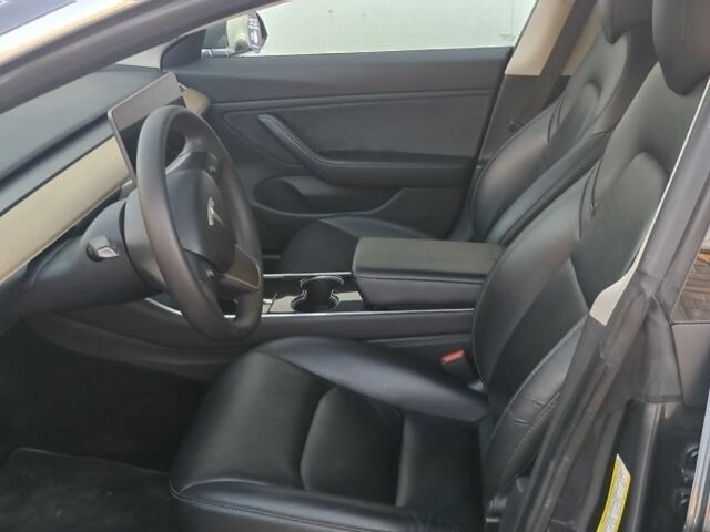 Серый Тесла Модель 3, объемом двигателя 0 л и пробегом 197 тыс. км за 15999 $, фото 7 на Automoto.ua