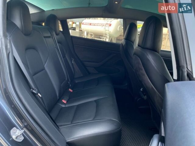 Серый Тесла Модель 3, объемом двигателя 0 л и пробегом 91 тыс. км за 18300 $, фото 12 на Automoto.ua