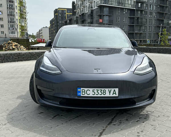 Сірий Тесла Модель 3, об'ємом двигуна 0 л та пробігом 92 тис. км за 15800 $, фото 1 на Automoto.ua