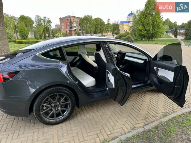 Серый Тесла Модель 3, объемом двигателя 0 л и пробегом 85 тыс. км за 18200 $, фото 7 на Automoto.ua