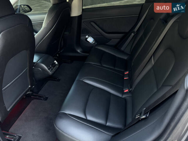 Серый Тесла Модель 3, объемом двигателя 0 л и пробегом 93 тыс. км за 19300 $, фото 11 на Automoto.ua