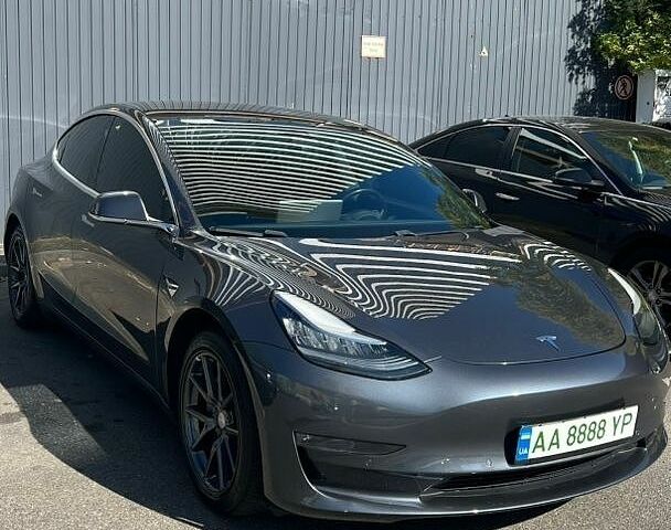 Серый Тесла Модель 3, объемом двигателя 0 л и пробегом 98 тыс. км за 20000 $, фото 1 на Automoto.ua