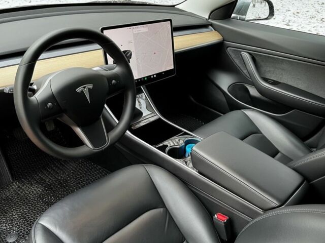 Серый Тесла Модель 3, объемом двигателя 0 л и пробегом 50 тыс. км за 20199 $, фото 9 на Automoto.ua