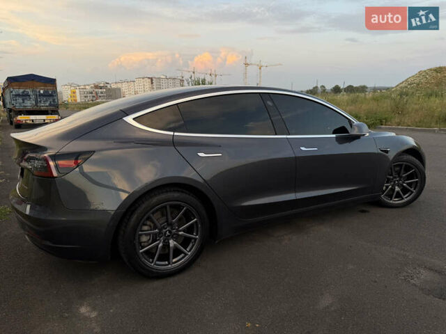 Сірий Тесла Модель 3, об'ємом двигуна 0 л та пробігом 99 тис. км за 18500 $, фото 11 на Automoto.ua