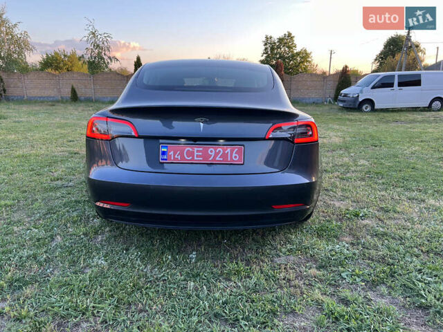 Серый Тесла Модель 3, объемом двигателя 0 л и пробегом 69 тыс. км за 17600 $, фото 4 на Automoto.ua