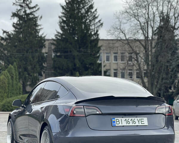 Серый Тесла Модель 3, объемом двигателя 0 л и пробегом 117 тыс. км за 18700 $, фото 3 на Automoto.ua