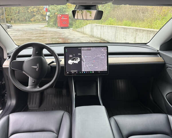 Тесла Модель 3 2019 в Киеве на Automoto.ua Серый Тесла Модель 3, объемом двигателя 0 л и пробегом 98 тыс. км за 22000 $, фото 13 на Automoto.ua