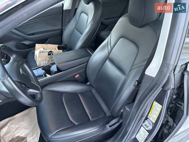 Сірий Тесла Модель 3, об'ємом двигуна 0 л та пробігом 99 тис. км за 16999 $, фото 38 на Automoto.ua