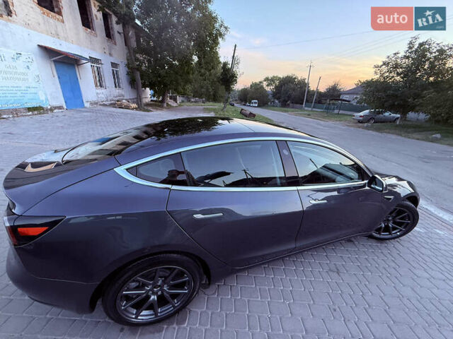 Серый Тесла Модель 3, объемом двигателя 0 л и пробегом 28 тыс. км за 19300 $, фото 11 на Automoto.ua