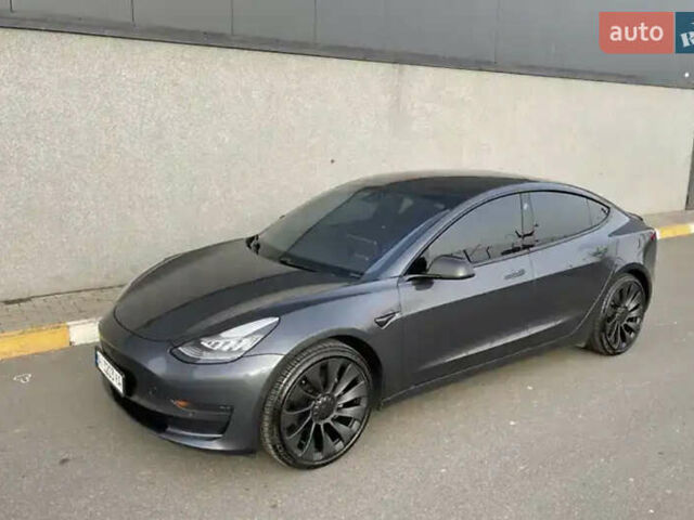 Серый Тесла Модель 3, объемом двигателя 0 л и пробегом 90 тыс. км за 27800 $, фото 7 на Automoto.ua