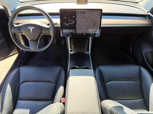Сірий Тесла Модель 3, об'ємом двигуна 0 л та пробігом 34 тис. км за 10000 $, фото 9 на Automoto.ua