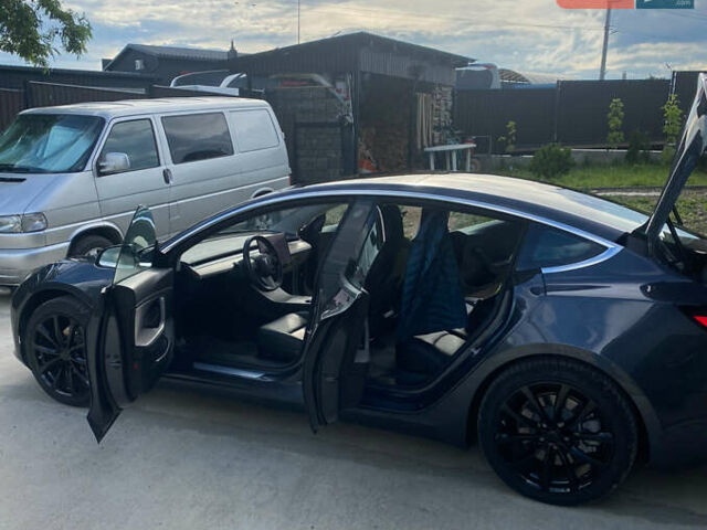 Серый Тесла Модель 3, объемом двигателя 0 л и пробегом 140 тыс. км за 14000 $, фото 1 на Automoto.ua