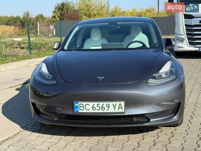 Серый Тесла Модель 3, объемом двигателя 0 л и пробегом 162 тыс. км за 17300 $, фото 1 на Automoto.ua
