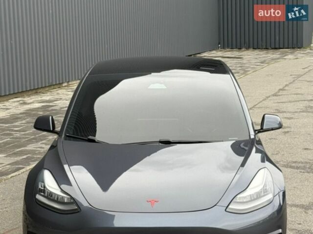 Серый Тесла Модель 3, объемом двигателя 0 л и пробегом 63 тыс. км за 21500 $, фото 15 на Automoto.ua
