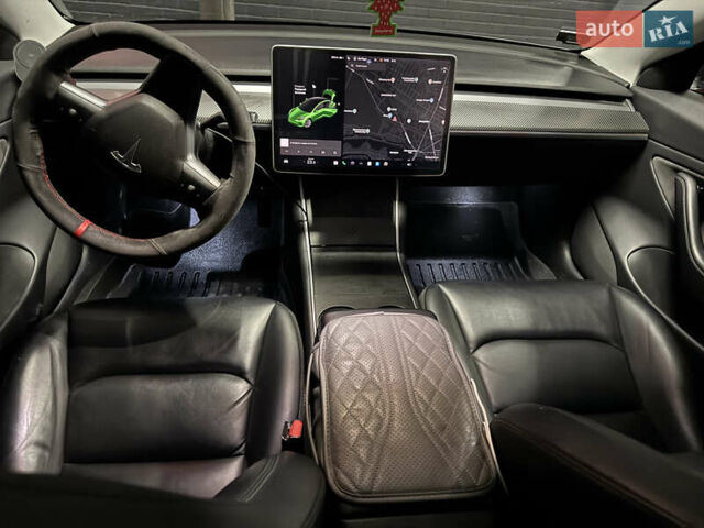 Серый Тесла Модель 3, объемом двигателя 0 л и пробегом 87 тыс. км за 20000 $, фото 6 на Automoto.ua