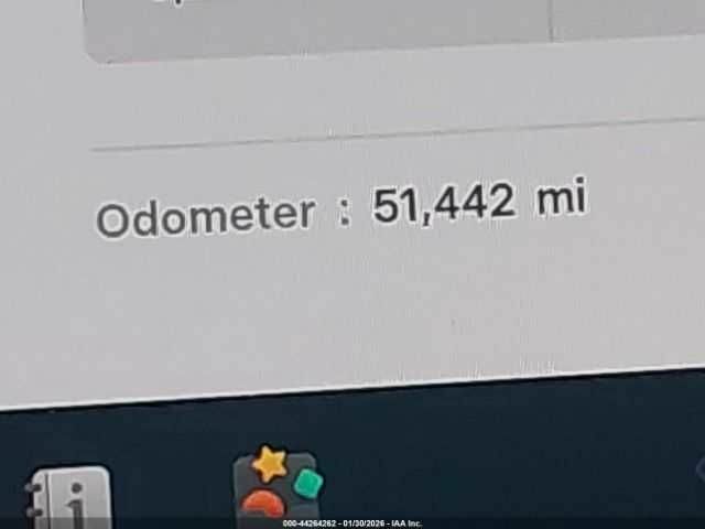 Серый Тесла Модель 3, объемом двигателя 0 л и пробегом 82 тыс. км за 3500 $, фото 14 на Automoto.ua